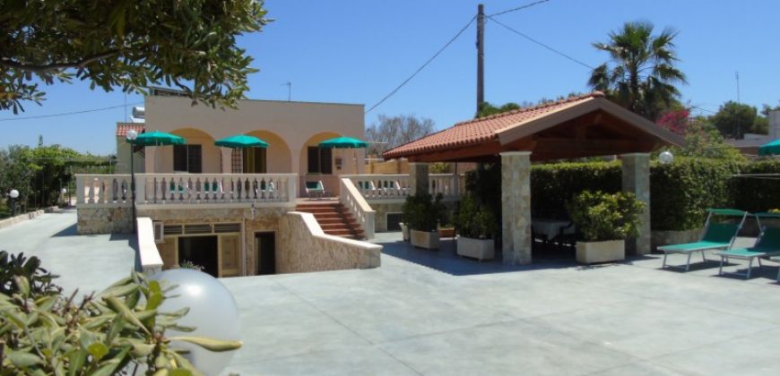 Villa Salento con piscina - app. GIRASOL