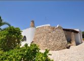 Trullo GIOIA cmodo en el campo