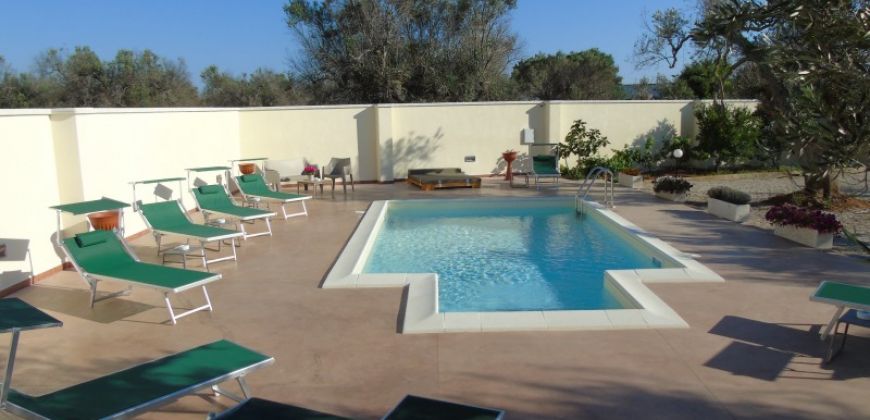 Villa Salento con piscina  - app. TULIPA